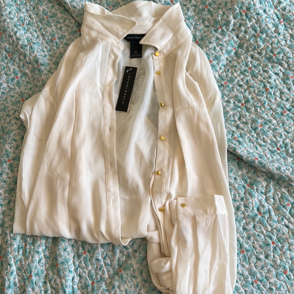 Long sleeve blouse - Size XL - cream colored with gold accents